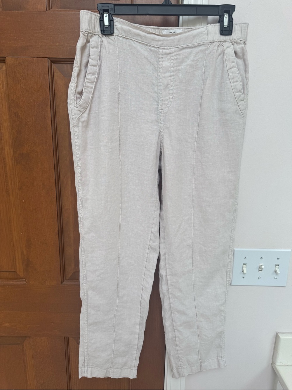 Nicole Miller light beige cropped pants made from 100% linen,elastic waist